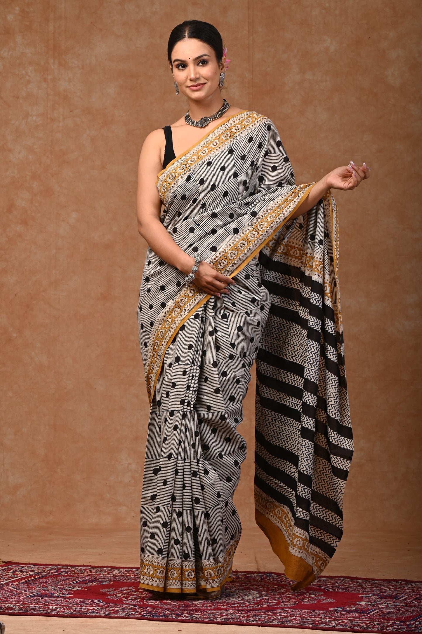 Mulmul Cotton Screen Print Saree with Blouse