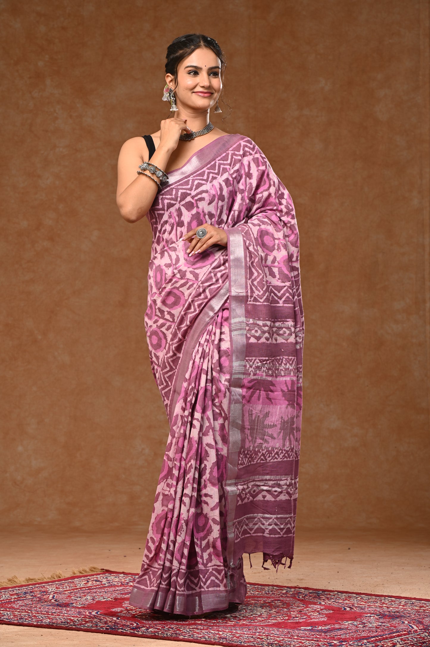 Lilen Cotton Slub Saree With Bloues Dabu Hand Block Prints