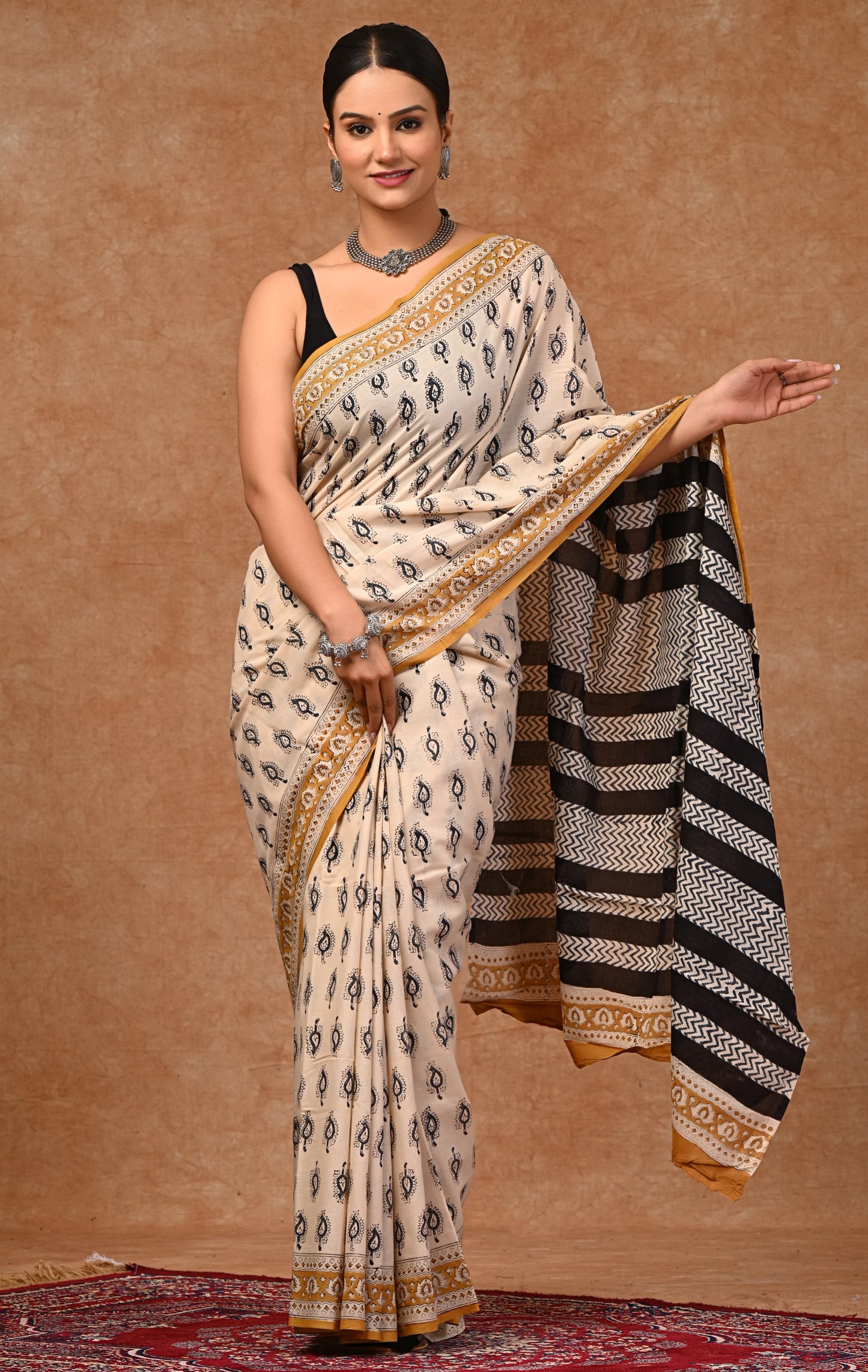 Mulmul Cotton Screen Print Saree with Blouse